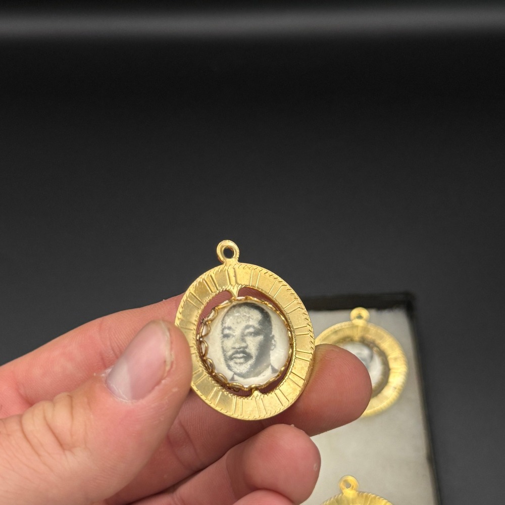 Martin Luther King Jr I Have A Dream SCLC Spinning Pendant Charm Gold Tone 5pc - Picture 3 of 5
